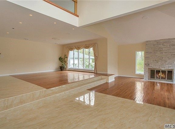 4th image of 5 Woodfield Ln