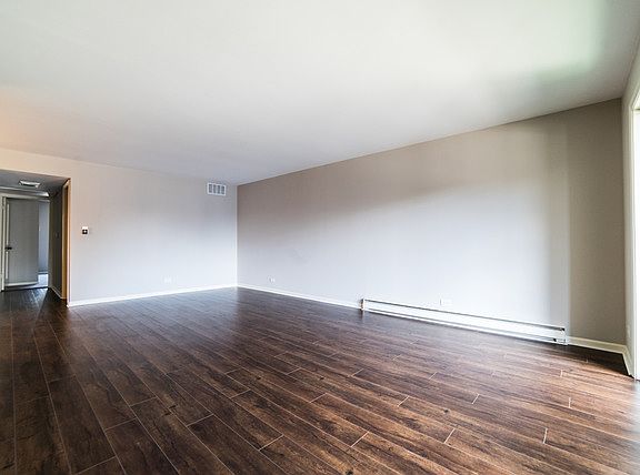 5th image of 4115 W 98th St APT B
