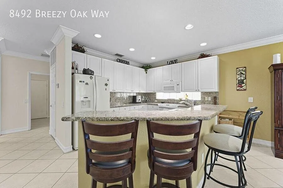 8492 Breezy Oak Way
