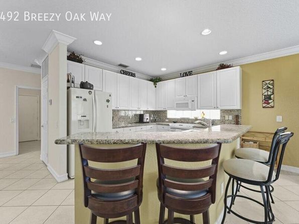 8492 Breezy Oak Way