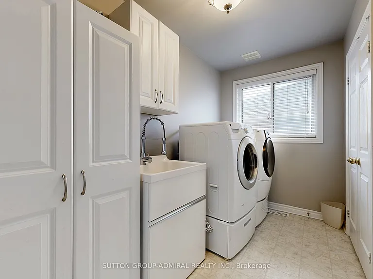 32 Stephanie Ln #UPPER — Photo 37