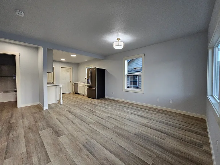 340 17th Ave — Photo 3