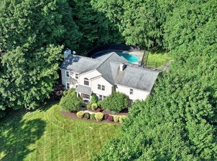 207 Whisconier Rd, Brookfield, CT 06804