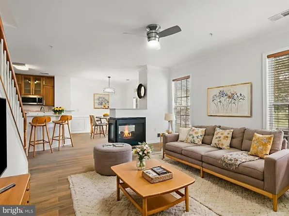 14592 Kylewood Way, Gainesville, VA 20155