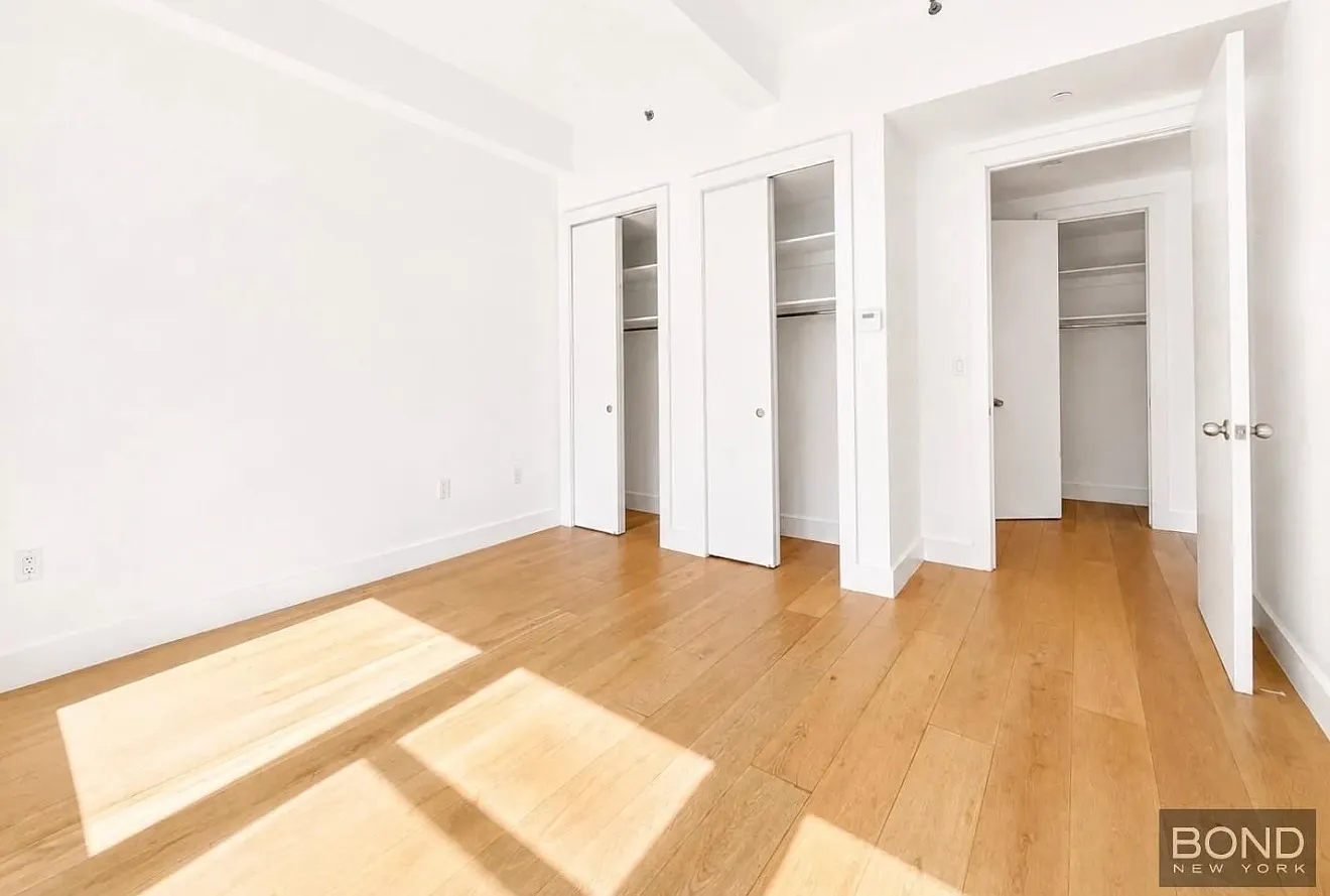 303 West 21st Street — Photo 3