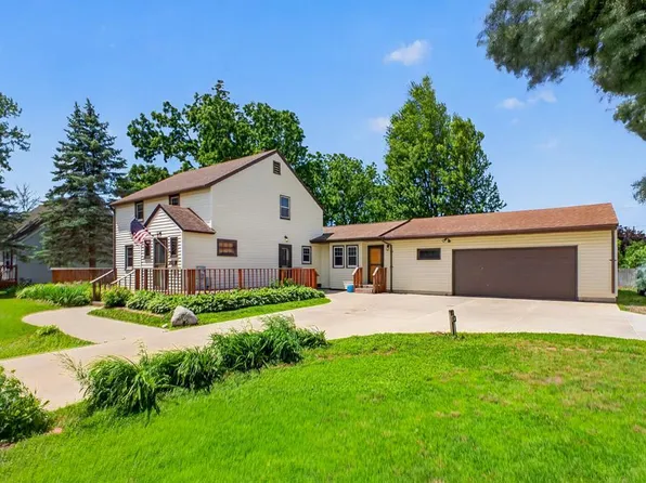 2209 6th St NW, Austin, MN 55912
