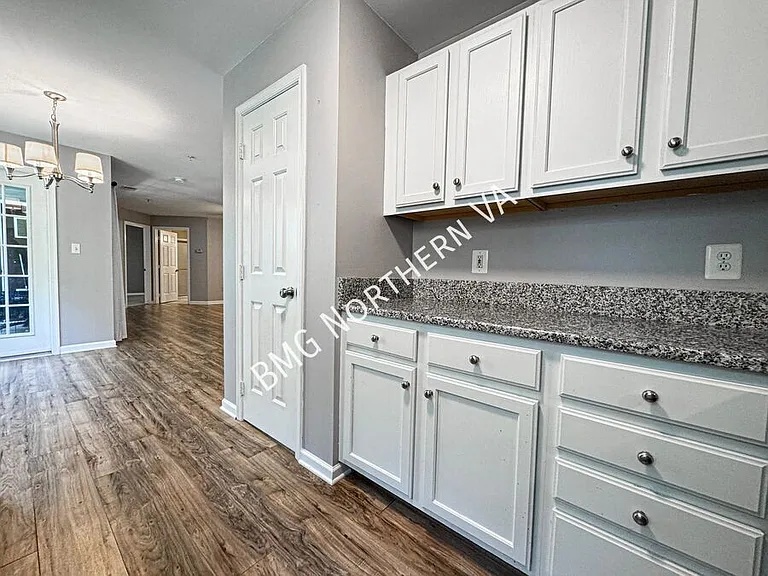 635 Constellation Sq SE #G — Photo 10