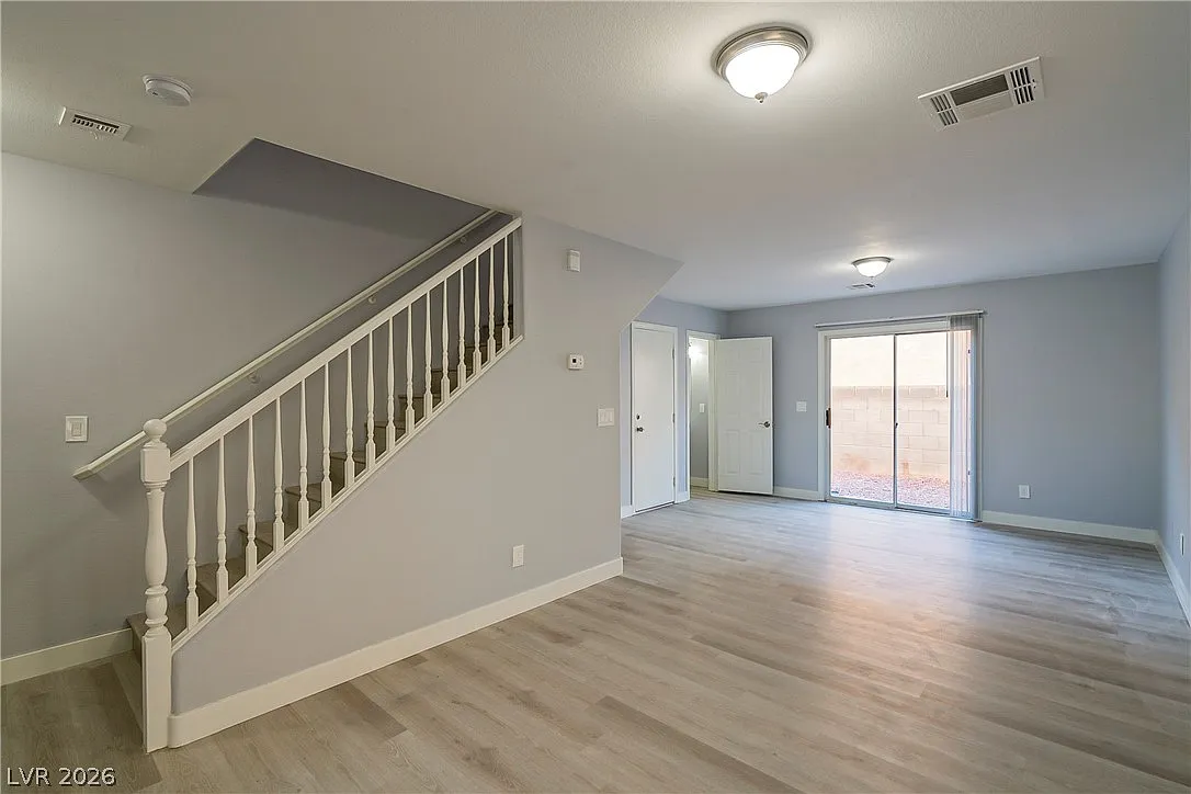 2 bed, 2.5 bath, 1017 sqft, $1,550 — Photo 2