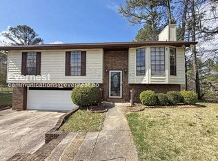 617 Carson Crest Cir, Birmingham, AL 35215
