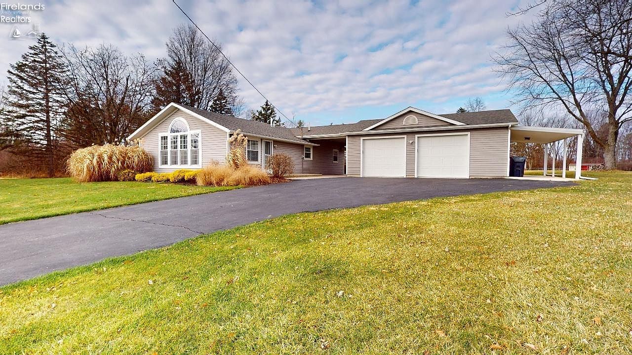 144 Lake Holiday Ln, Willard, OH 44890 Zillow