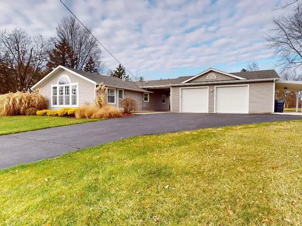 144 Lake Holiday Ln, Willard, OH 44890