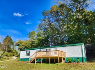 222 Kenwood Ln, La Follette, TN 37766