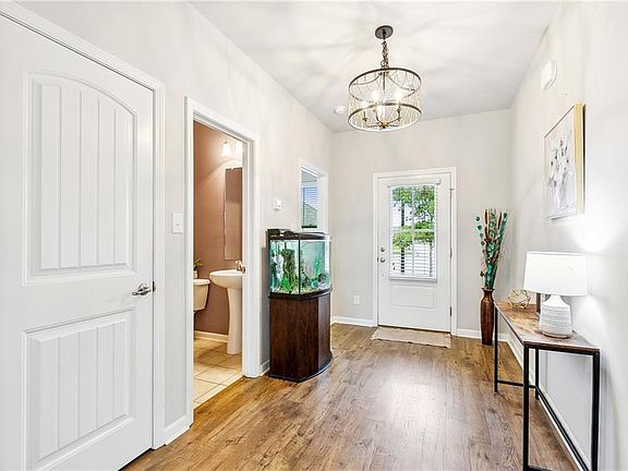 3rd image of 629 Lakeshore Village Dr