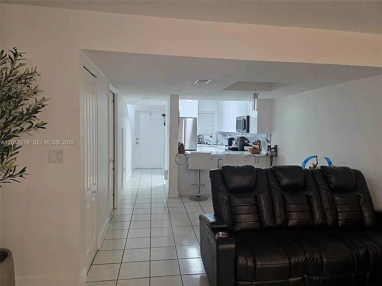 523 W 68th St #5 — Photo 10