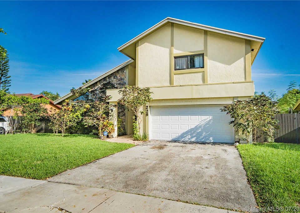 1st image of 228 NE 199th Ln #1