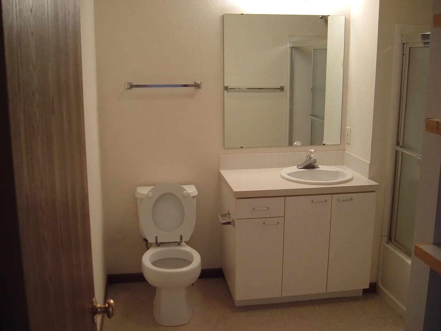 California Apartments — Photo 4