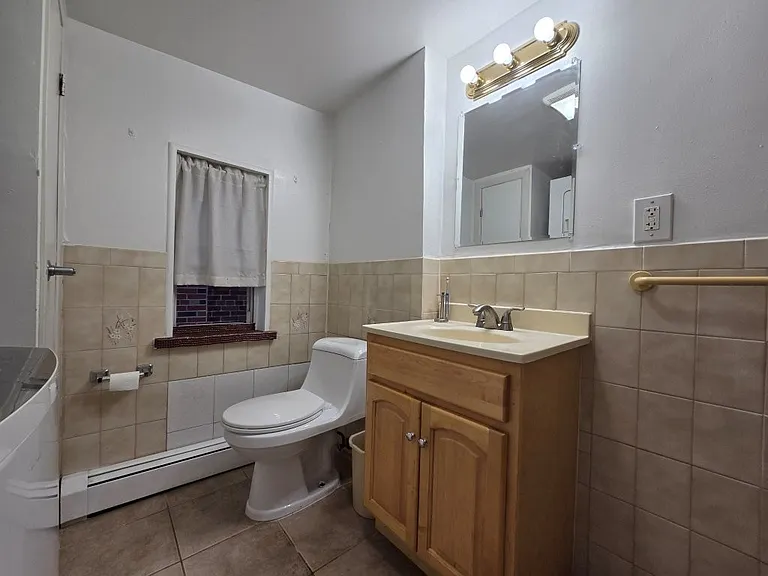 509 Saint Pauls Ave #2 — Photo 10