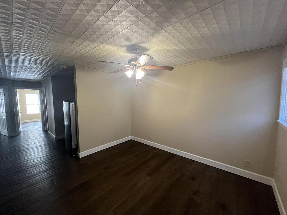 1509 E North St, Victoria, TX 77901 Zillow