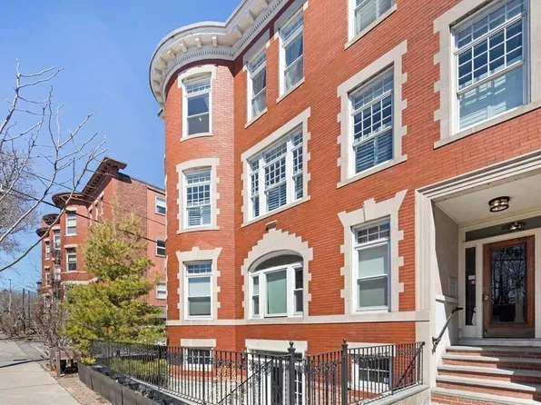 23 Strathmore Rd APT 3, Brookline, MA 02445