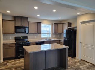 27 Mockingbird Dr, Orion Charter Township, MI 48359