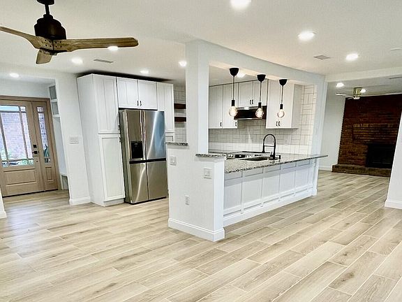 4th image of 1502 Royal Palm Dr