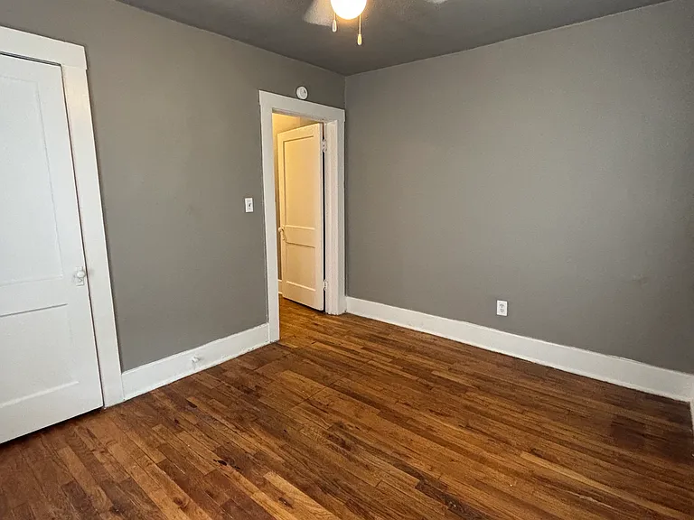 1235 S Lewis Pl — Photo 14
