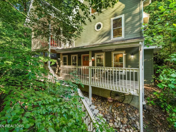 1110 Ski Mountain Rd, Gatlinburg, TN 37738