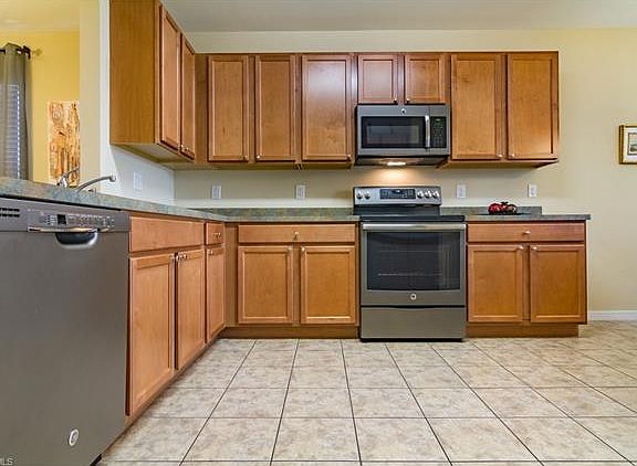 5th image of 10373 Canal Brook Ln