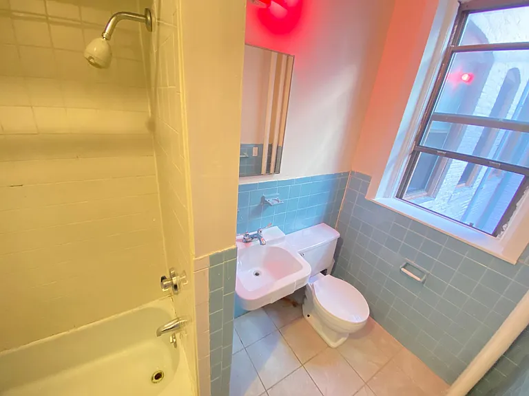 1121 Commonwealth Ave — Photo 8
