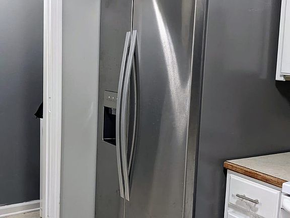 Side by side refrigerator