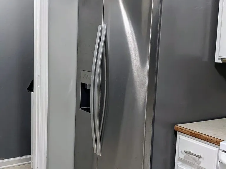 Side by side refrigerator