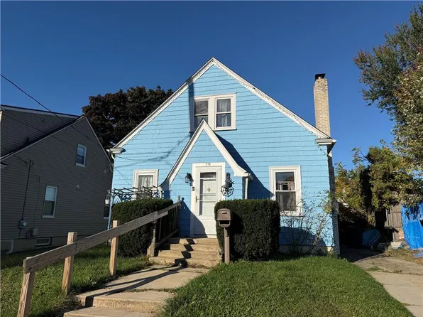 79 Pershing St, Cranston, RI 02910