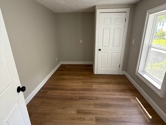 3rd image of 1466 E 23rd Ave