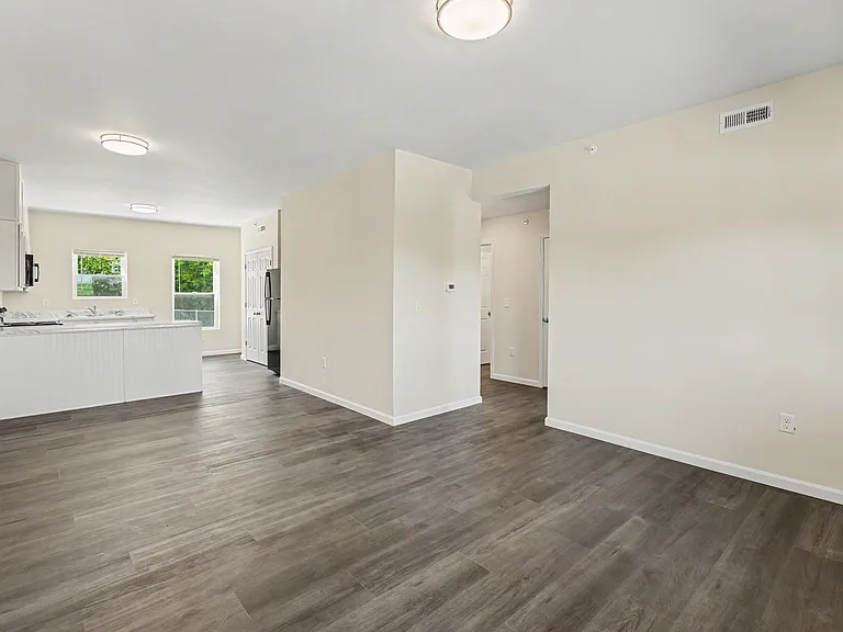 29 Warsaw Ave #1 — Photo 10