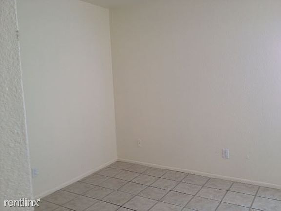 3rd image of 61 W Inglewood St APT 1