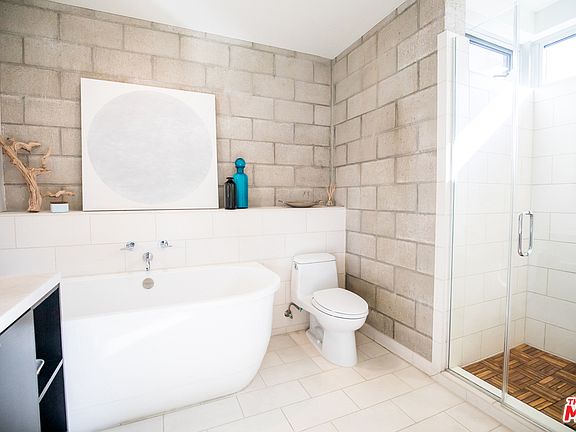 5th image of 3450 Cahuenga Blvd W APT 608