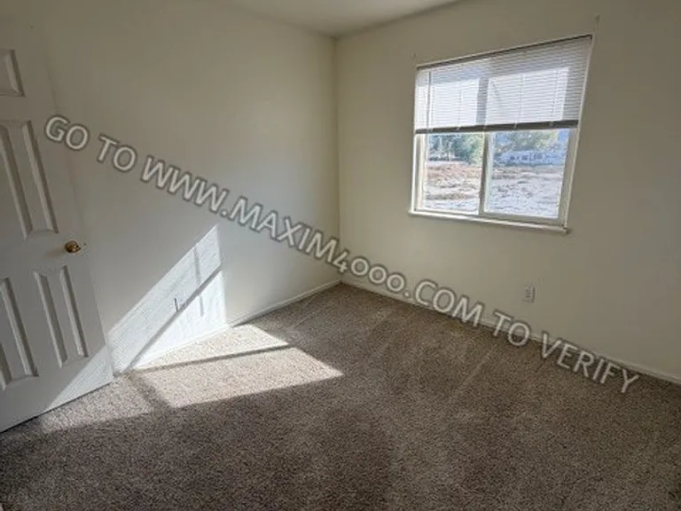 483 David Ct — Photo 11