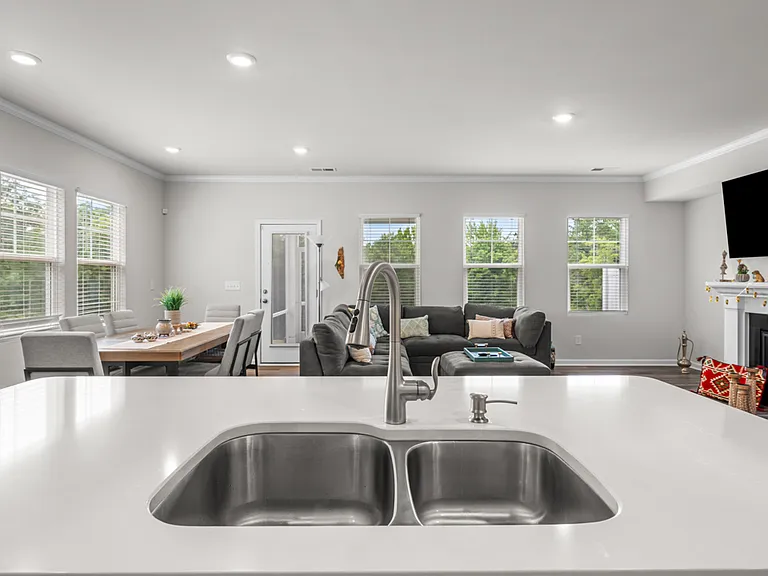 3021 Montlawn Pl — Photo 14
