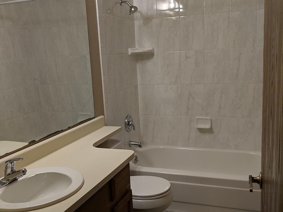 2nd image of 3334 W 11th Avenue Dr