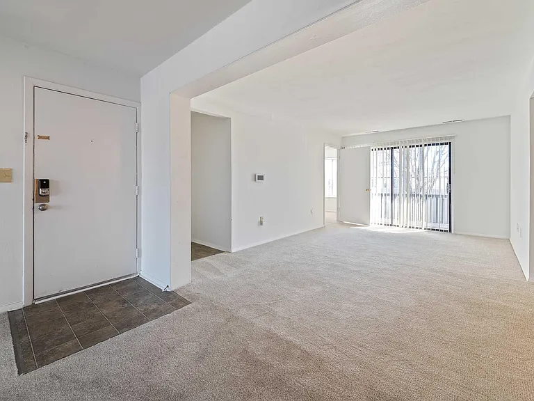 Foxridge Apartment Homes — Photo 138