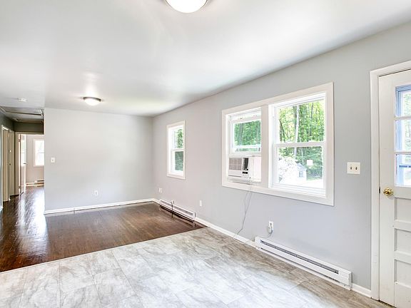 5th image of 38 Timberlane Dr