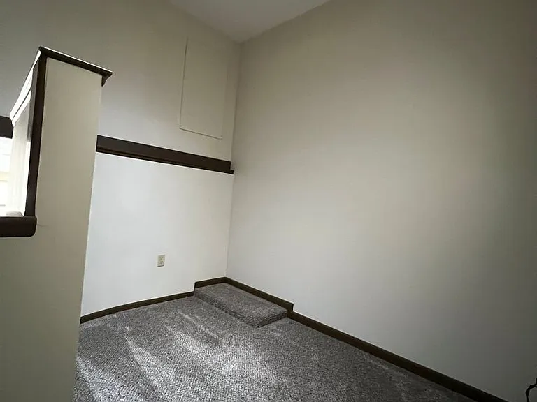 313 Park Central E #302 — Photo 11
