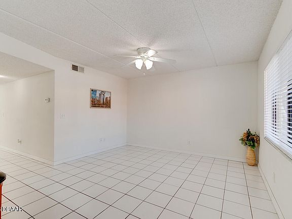 4th image of 1601 Big Tree Rd APT 902