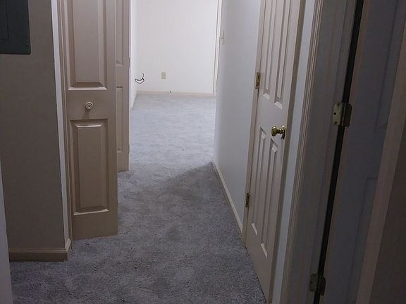 5th image of 5008 Chancellor Sq NW #D