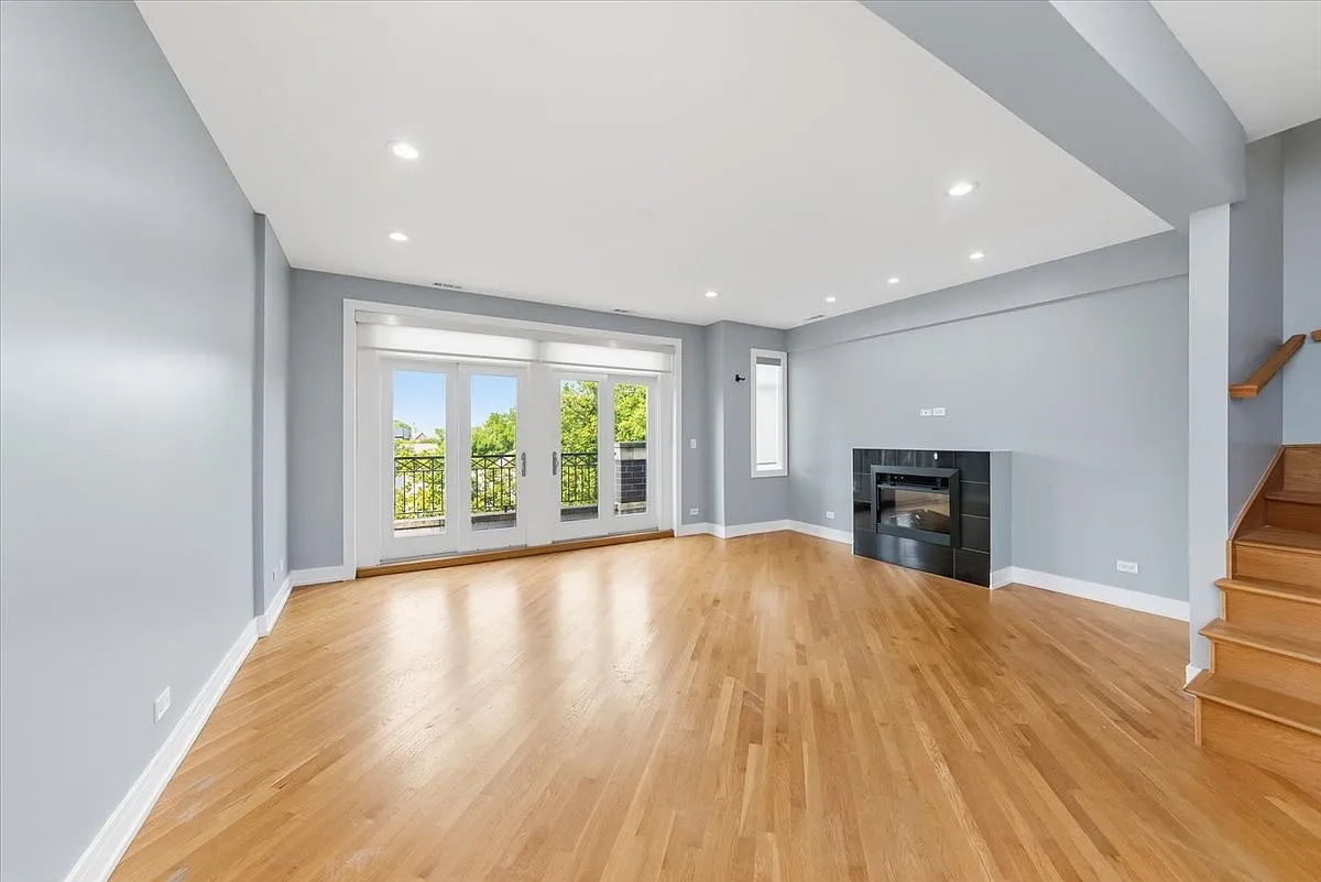 3 bed, 2.0 bath, 1700 sqft, $2,600 — Photo 4