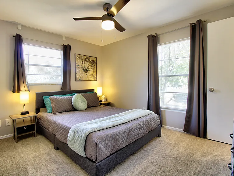 401 E Fort Worth St — Photo 35