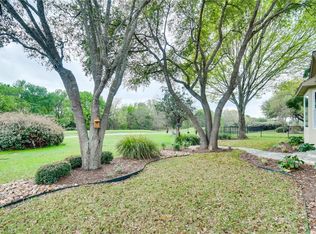 135 Blacksmiths Dr, Georgetown, TX 78633