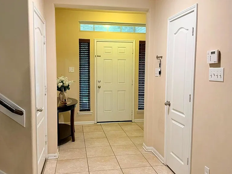 20703 Winghaven Dr — Photo 5