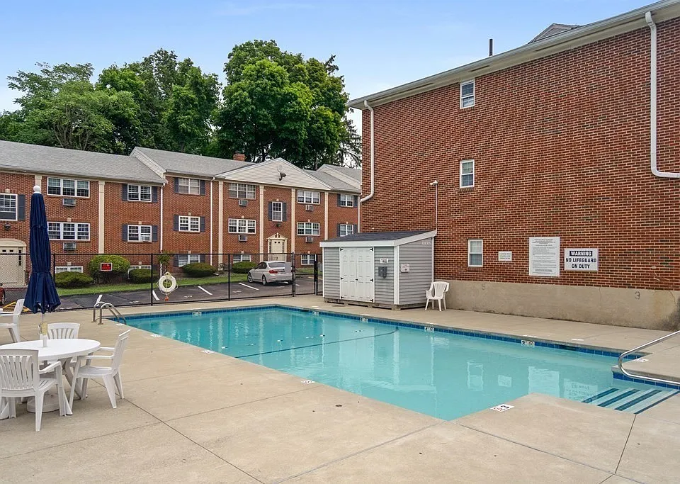 25 Arlington Rd #3-6