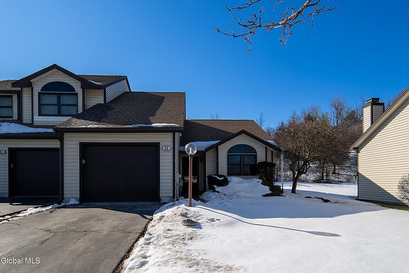 2nd image of 29 Surrey Hill Drive